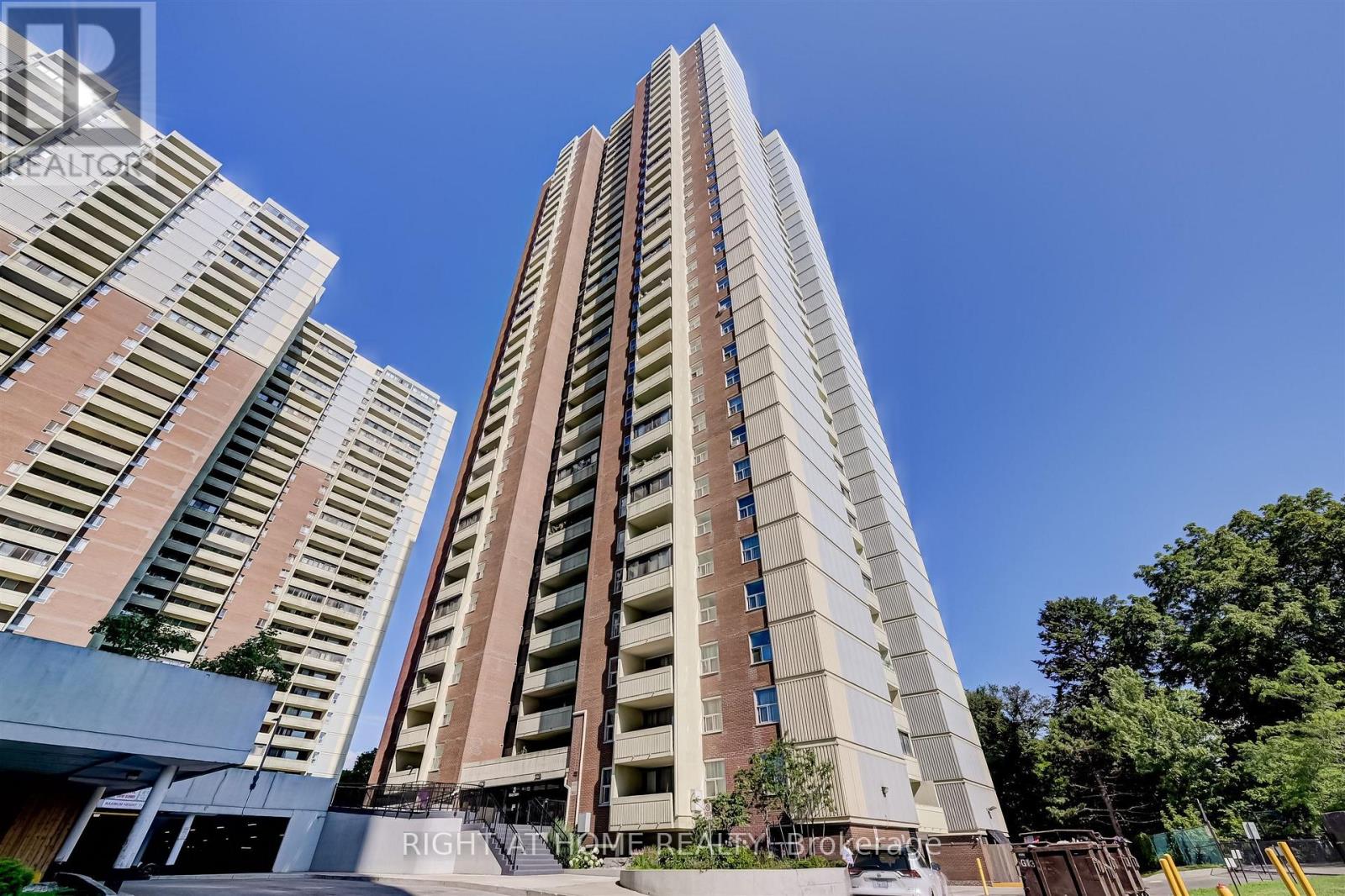 2407 - 3 Massey Square, Toronto, Ontario  M4C 5L5 - Photo 4 - E13704834