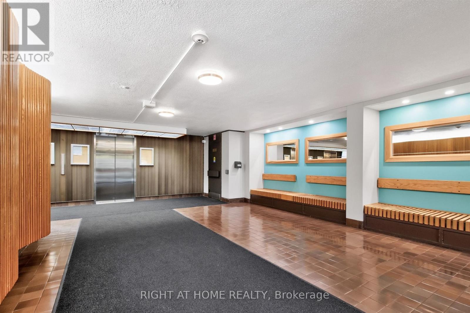 2407 - 3 Massey Square, Toronto, Ontario  M4C 5L5 - Photo 5 - E13704834