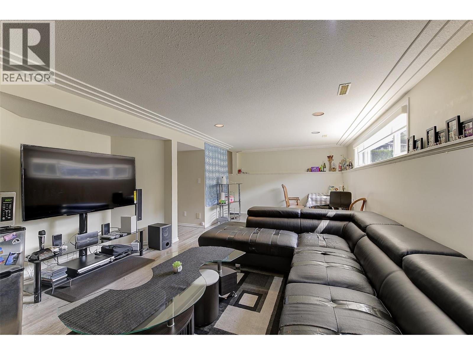 680 Myron Road, Kelowna, British Columbia  V1X 5K2 - Photo 29 - 10398429