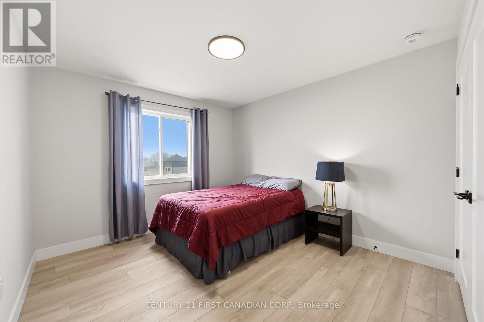 9 Sheldabren Street, North Middlesex, Ontario  N0M 1A0 - Photo 13 - X13708072