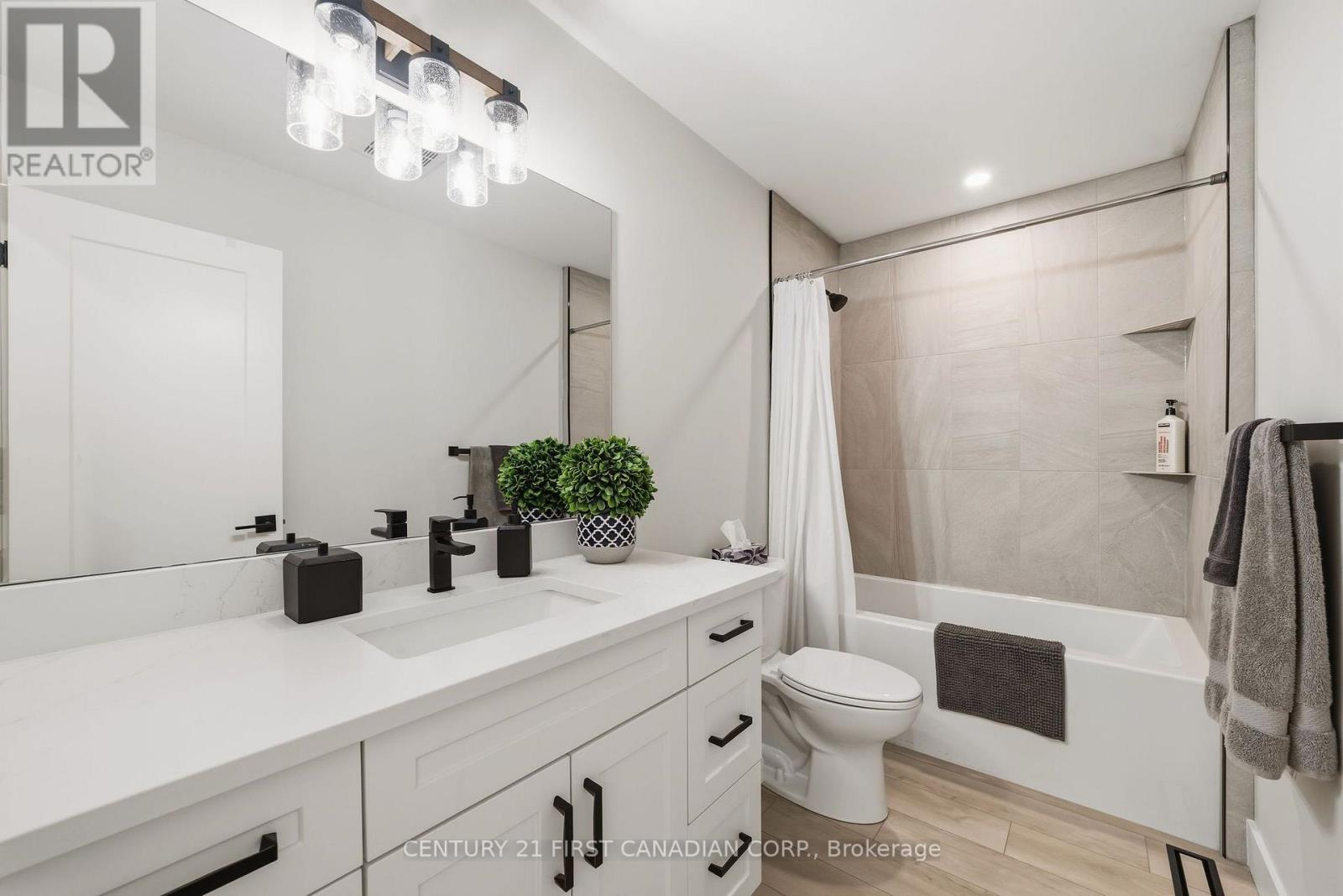 9 Sheldabren Street, North Middlesex, Ontario  N0M 1A0 - Photo 14 - X13708072
