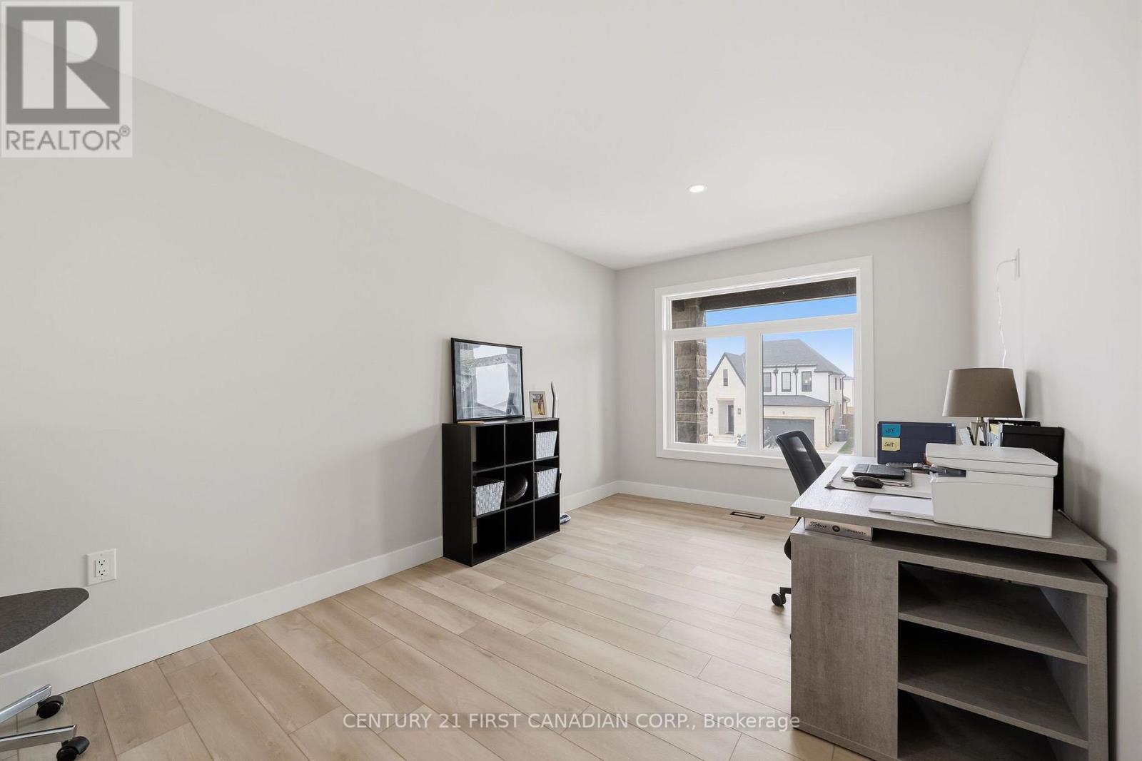 9 Sheldabren Street, North Middlesex, Ontario  N0M 1A0 - Photo 15 - X13708072