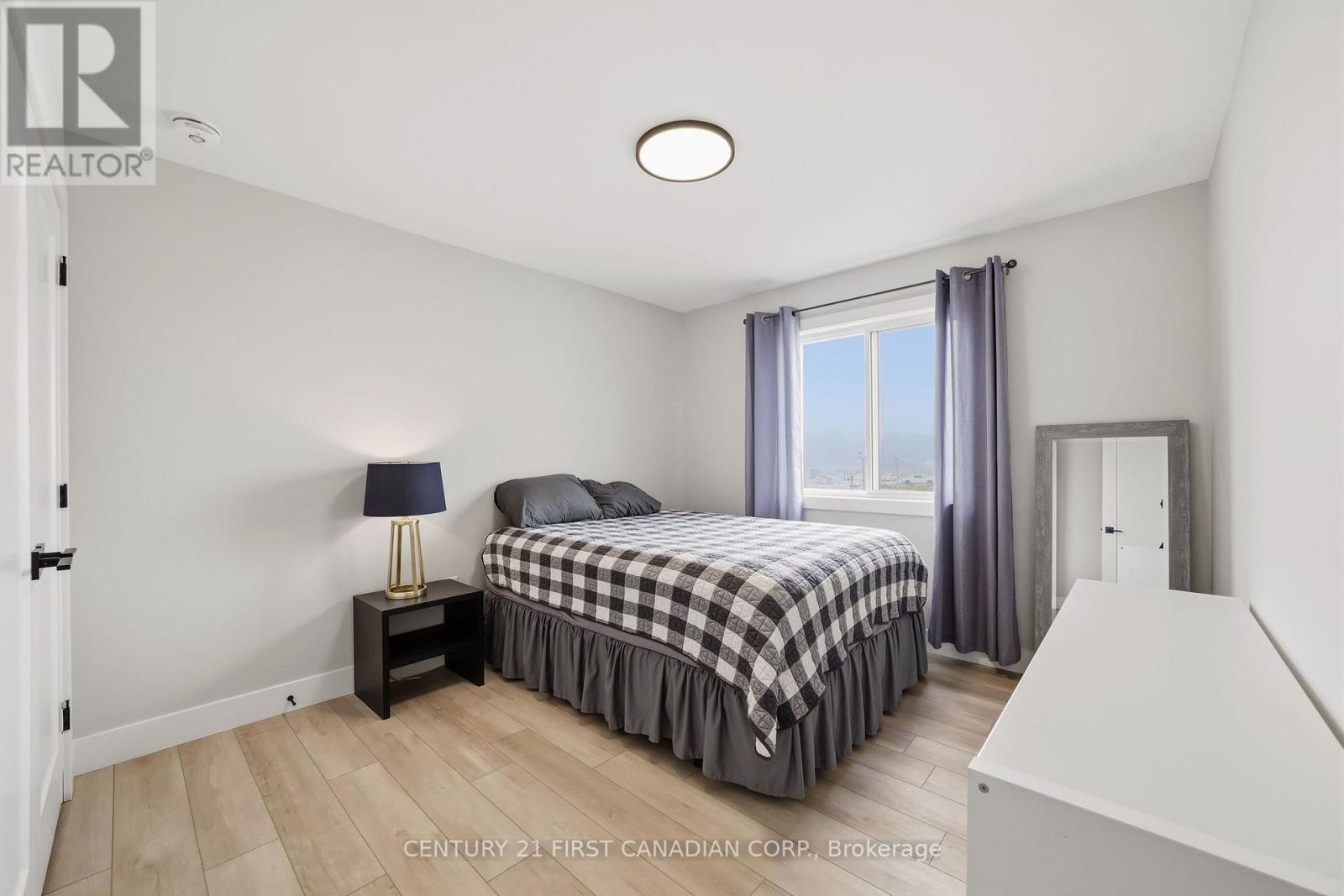 9 Sheldabren Street, North Middlesex, Ontario  N0M 1A0 - Photo 16 - X13708072