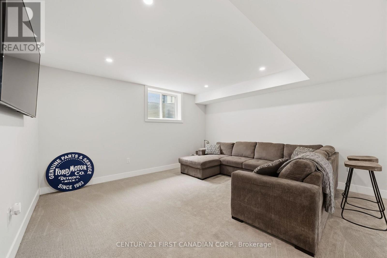 9 Sheldabren Street, North Middlesex, Ontario  N0M 1A0 - Photo 17 - X13708072