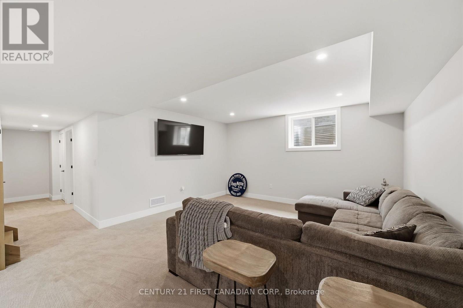 9 Sheldabren Street, North Middlesex, Ontario  N0M 1A0 - Photo 18 - X13708072