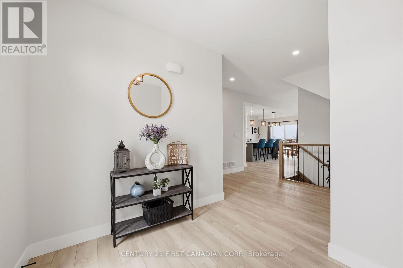 9 Sheldabren Street, North Middlesex, Ontario  N0M 1A0 - Photo 3 - X13708072
