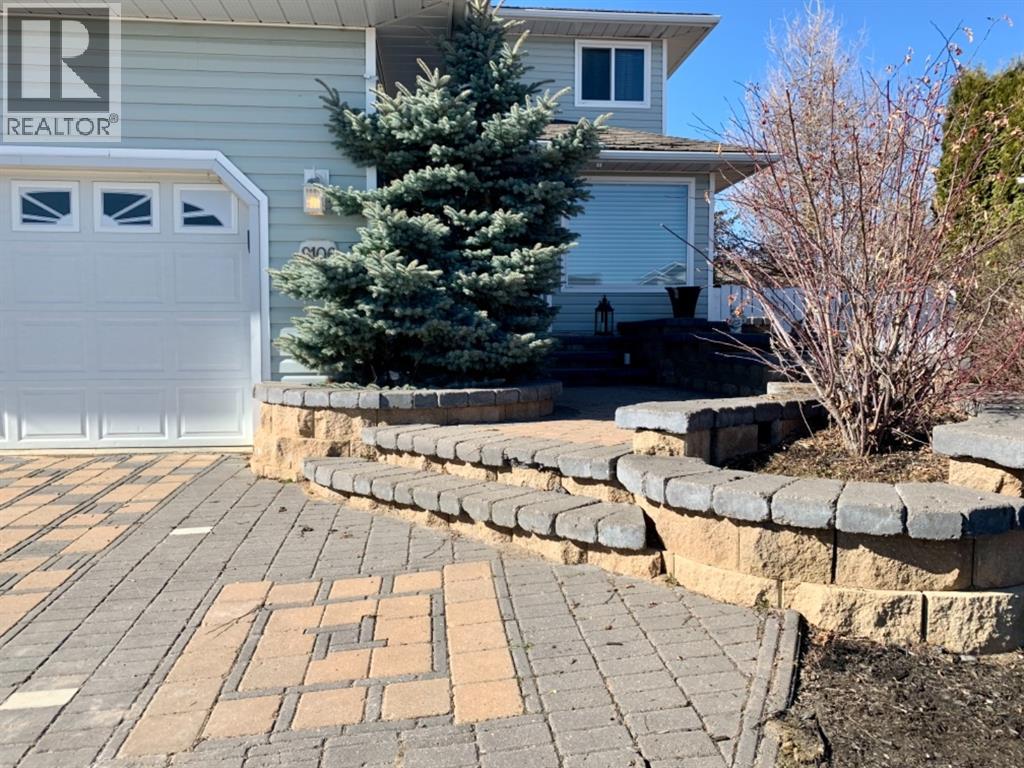9106 93 Ave, Lac La Biche, Alberta  T0A 2C0 - Photo 3 - A2301502