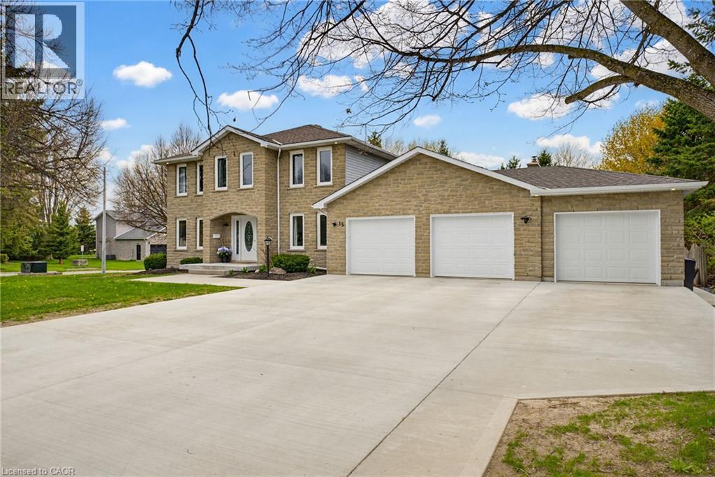 15 DANUBE Drive, Heidelberg, Ontario