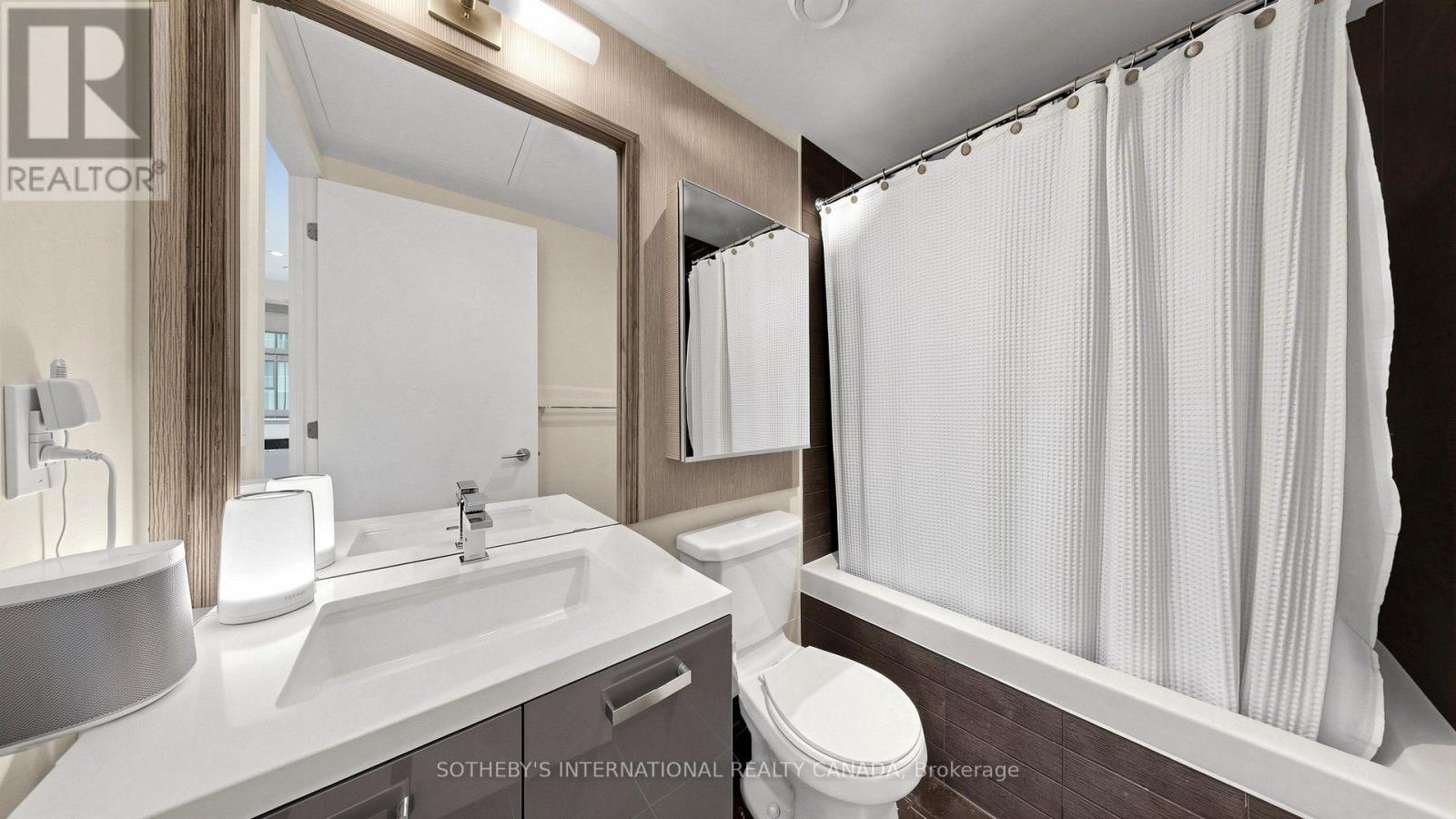 2807 - 11 Charlotte Street, Toronto, Ontario  M5V 0M6 - Photo 28 - C13708050