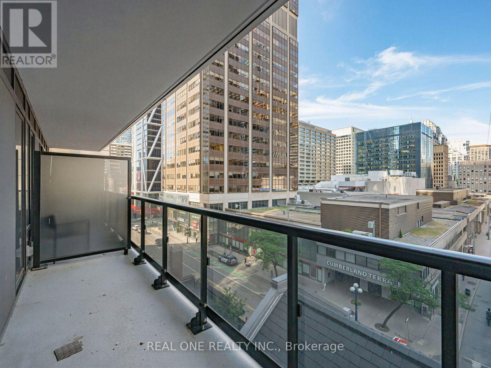 502 - 771 YONGE STREET