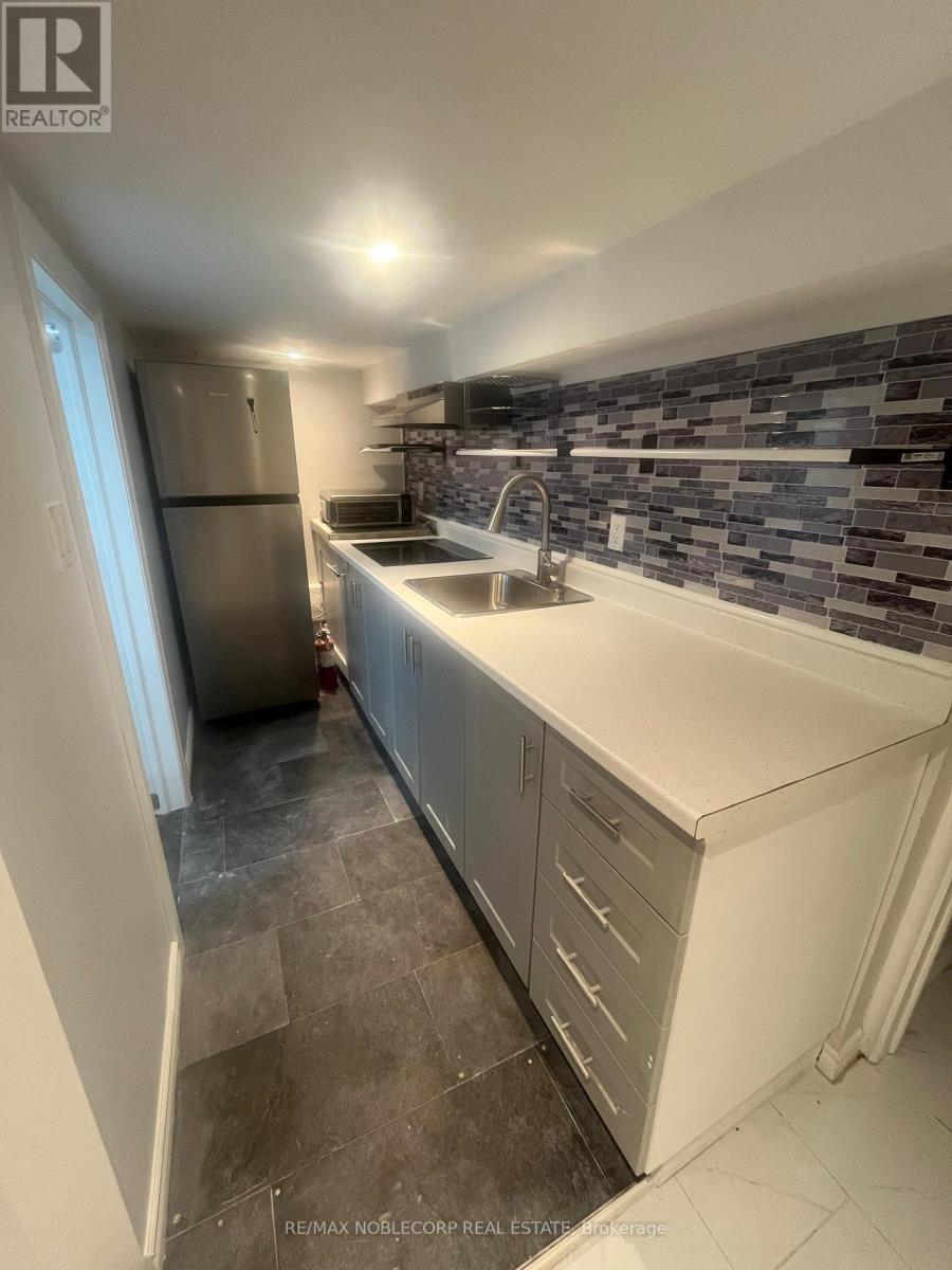 20 Payzac Avenue, Toronto, Ontario  M1E 2W7 - Photo 3 - E13708046