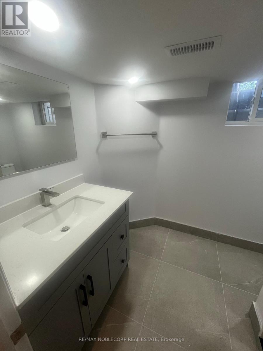 20 Payzac Avenue, Toronto, Ontario  M1E 2W7 - Photo 7 - E13708046