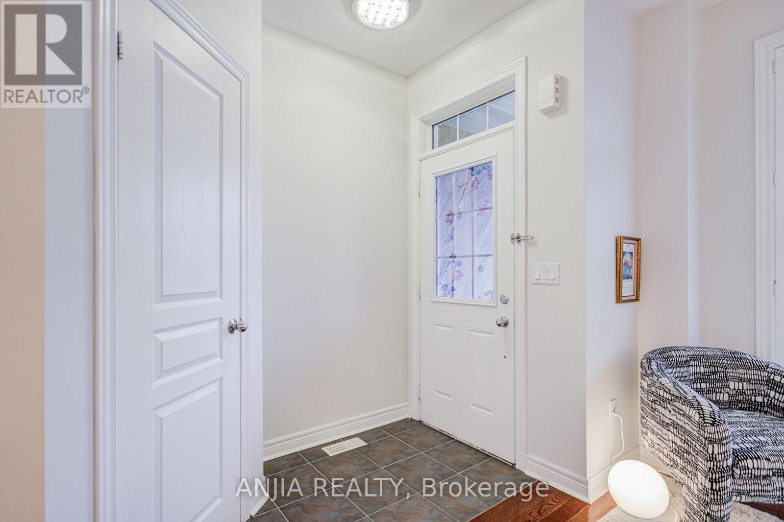 2406 Bur Oak Avenue, Markham, Ontario  L6E 1K7 - Photo 3 - N13708044