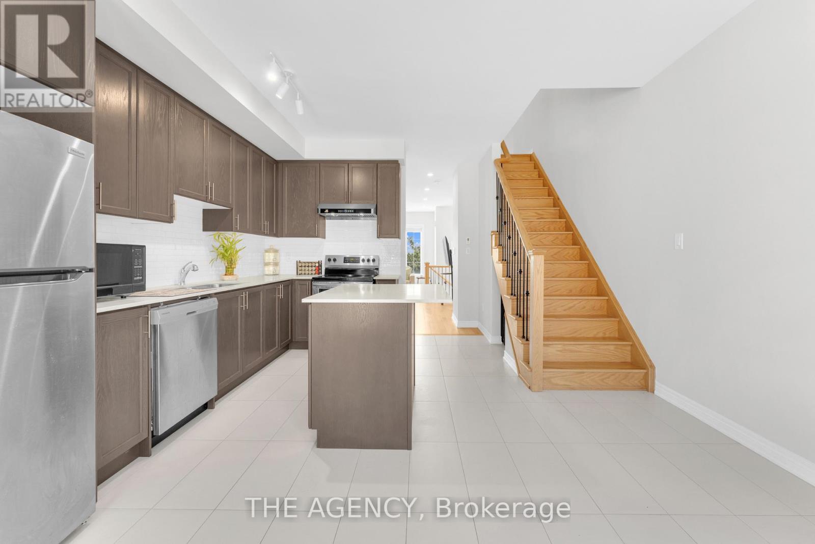2064 Donald Cousens Parkway, Markham, Ontario  L6B 0Z3 - Photo 15 - N13708090