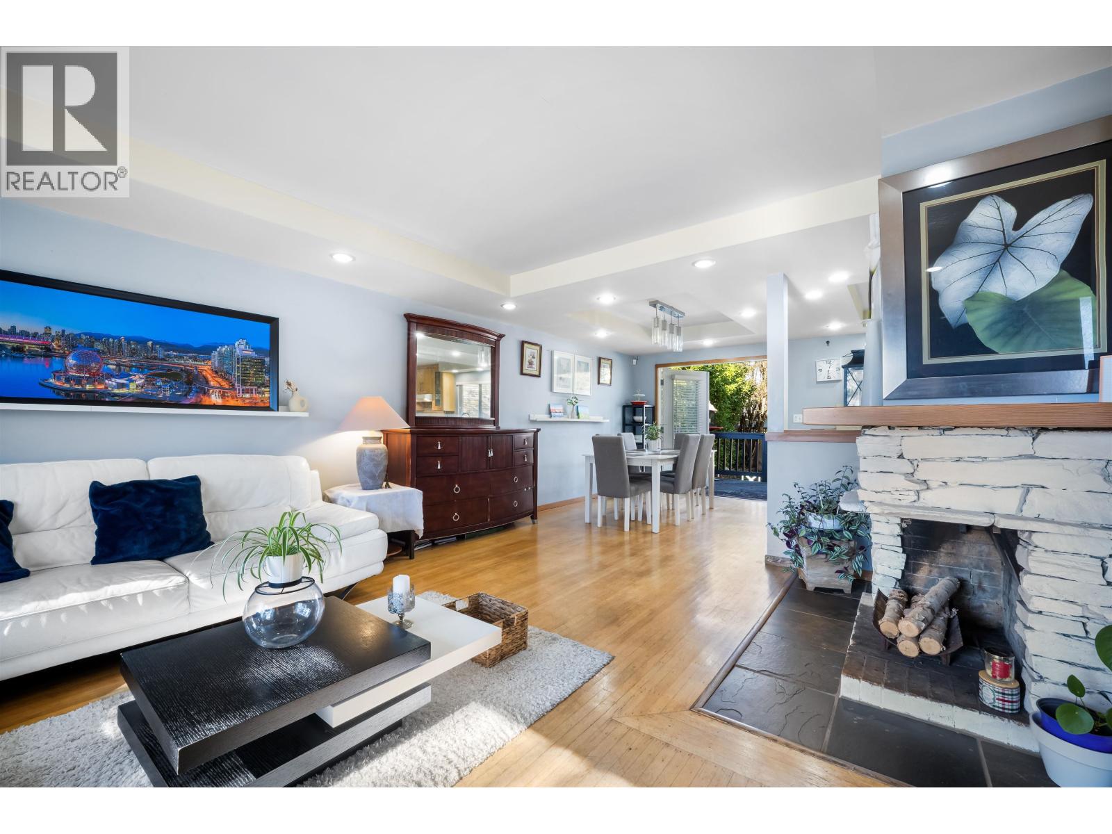 521 Brookmere Avenue, Coquitlam, British Columbia  V3J 1W8 - Photo 4 - R3158265