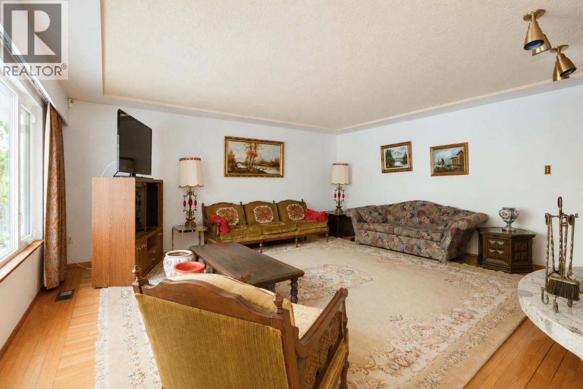 232 Macdonald Avenue, Burnaby, British Columbia  V5C 4M7 - Photo 6 - R3158267