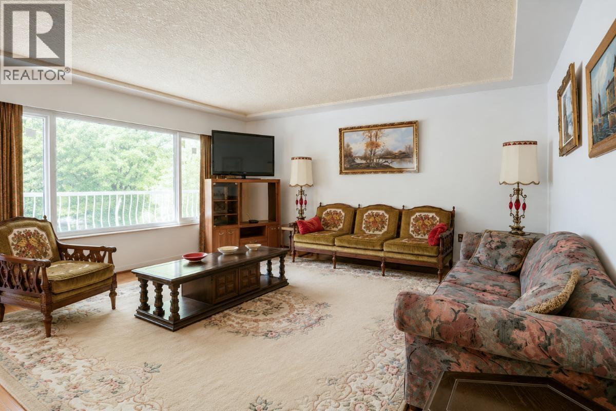 232 Macdonald Avenue, Burnaby, British Columbia  V5C 4M7 - Photo 7 - R3158267