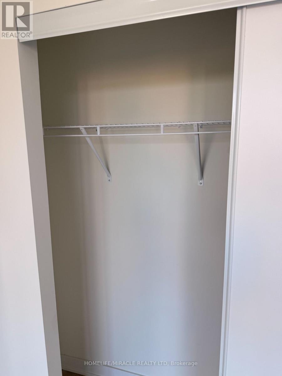 404 - 2825 Jane Street, Toronto, Ontario  M3N 0A8 - Photo 4 - W13708058