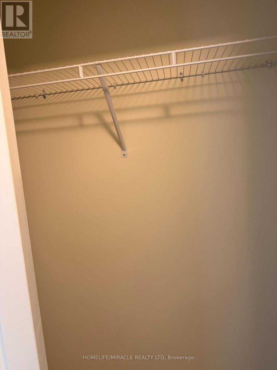 404 - 2825 Jane Street, Toronto, Ontario  M3N 0A8 - Photo 8 - W13708058