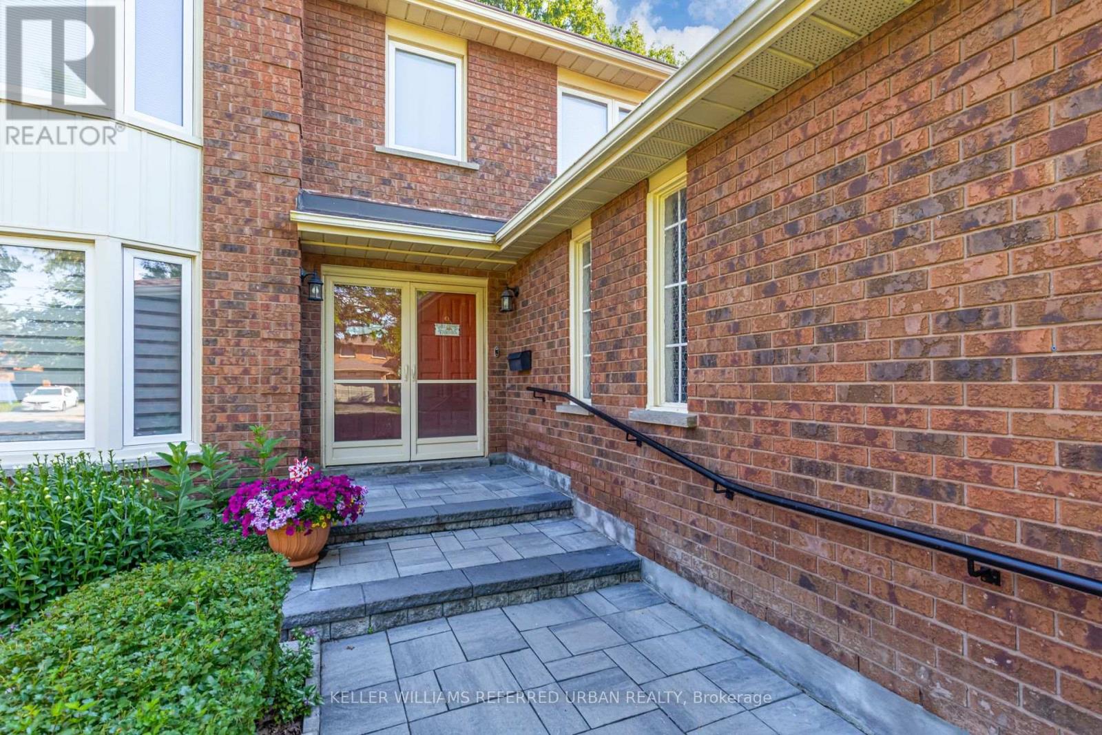 4235 Perivale Road, Mississauga, Ontario  L5C 4B1 - Photo 3 - W13708082