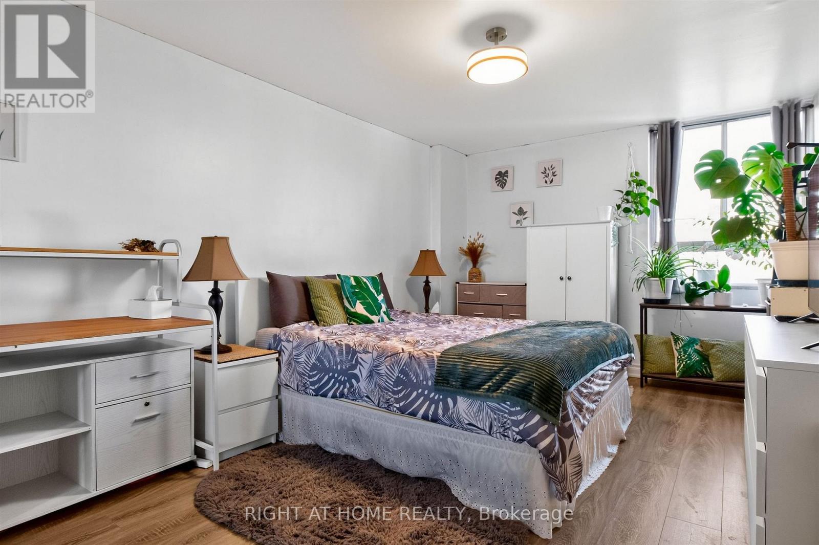 2407 - 3 Massey Square, Toronto, Ontario M4C 5L5 - Photo 15 - E13704834