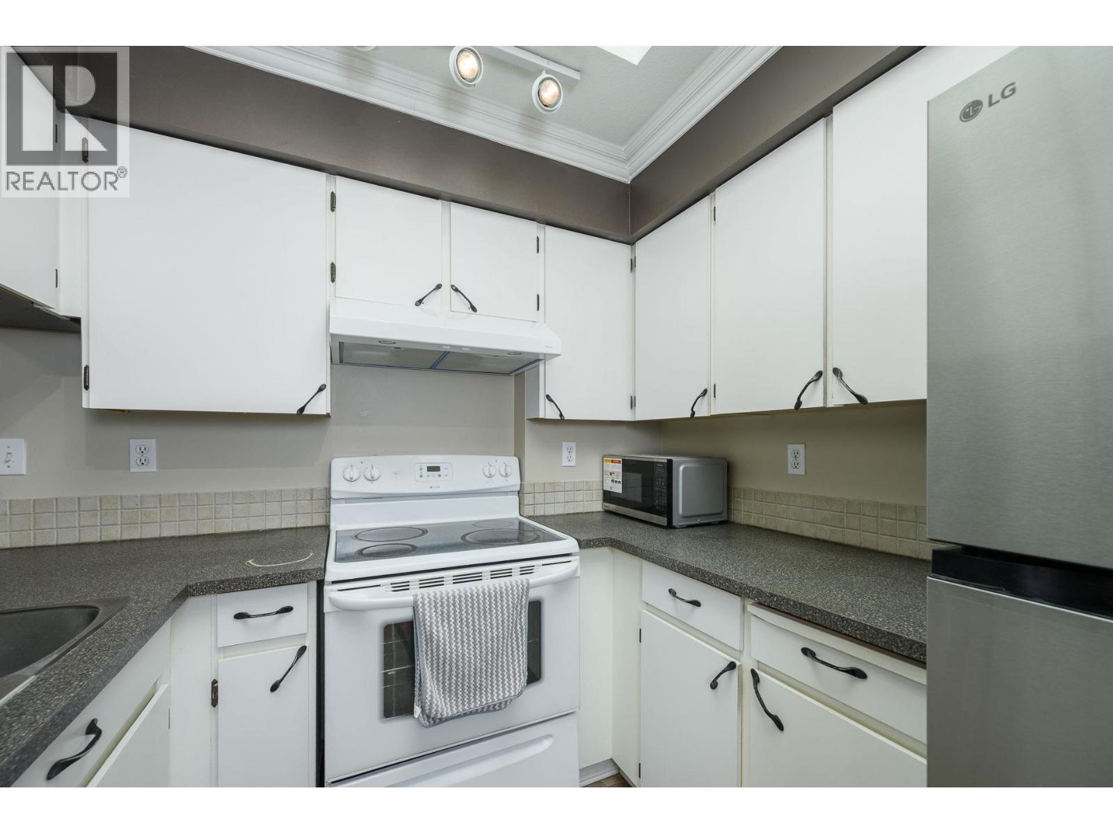 309 932 Robinson Street, Coquitlam, British Columbia  V3J 7R8 - Photo 13 - R3157798