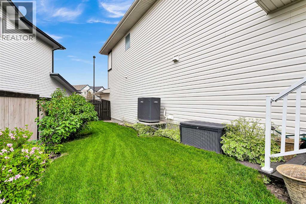 128 Reunion Mews Nw, Airdrie, Alberta  T4B 0J5 - Photo 9 - A2324807