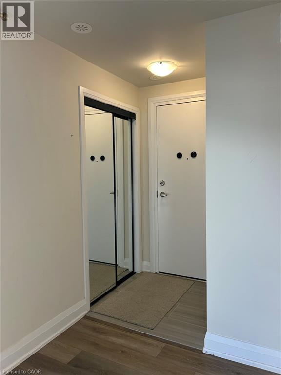 1581 Rose Way Unit# 106, Milton, Ontario  L7M 0L8 - Photo 6 - 40856154