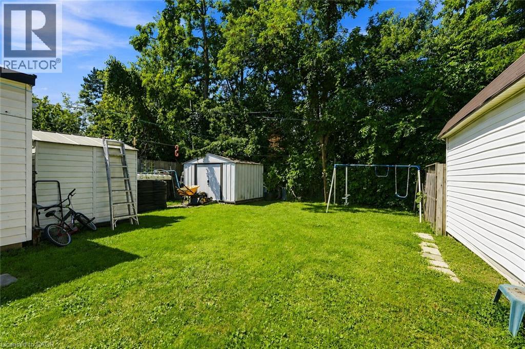 13 Prestwick Avenue, St. Catharines, Ontario  L2P 2E5 - Photo 15 - 40857171