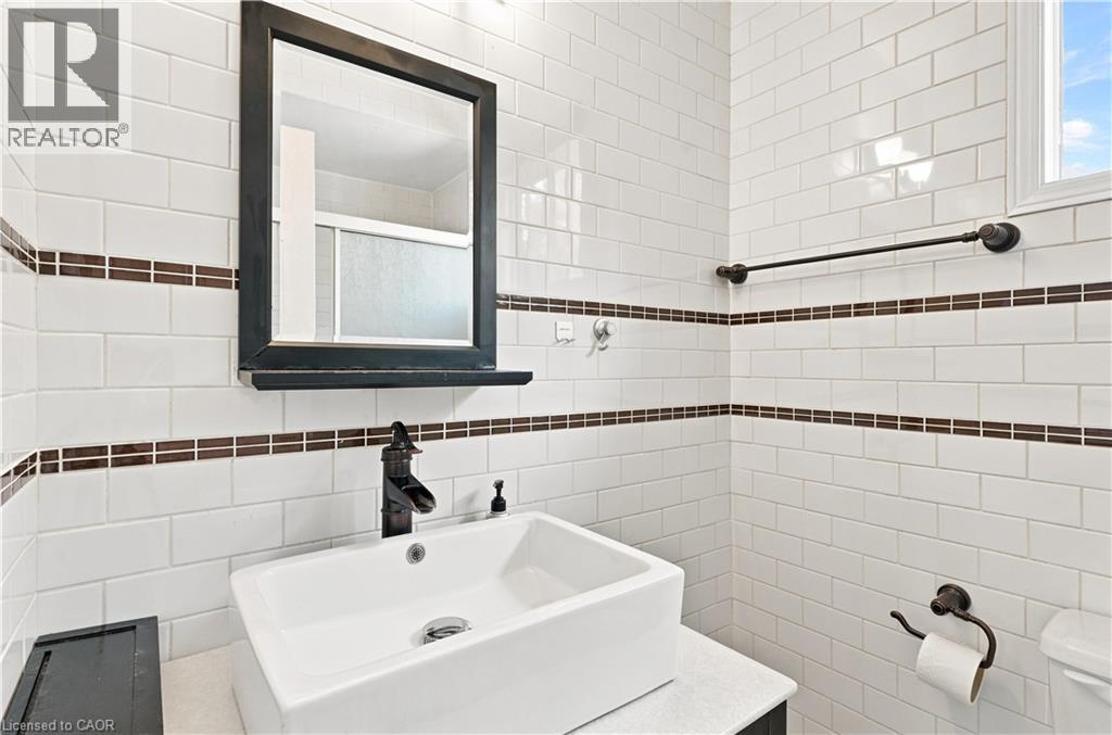 34 Lisajane Court, Hamilton, Ontario  L9B 2N6 - Photo 26 - 40857452