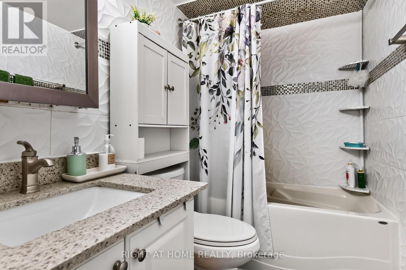 2407 - 3 Massey Square, Toronto, Ontario M4C 5L5 - Photo 18 - E13704834