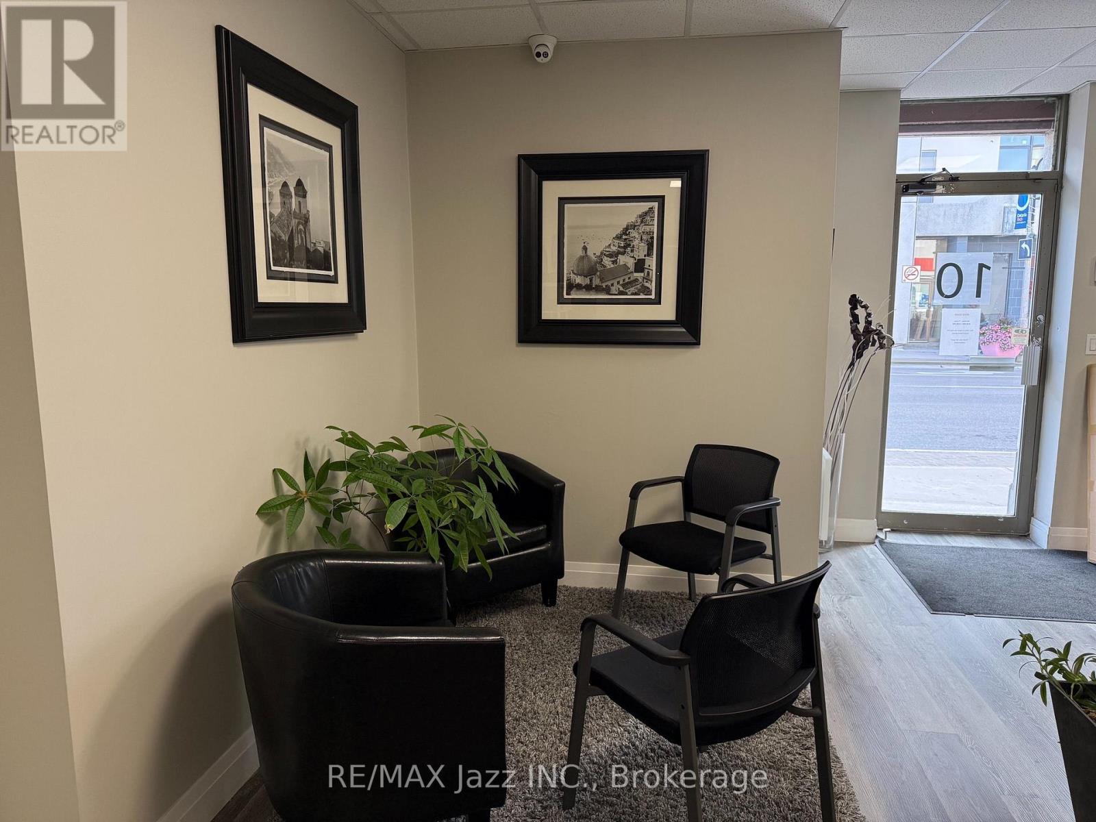 10 Centre Street N, Oshawa, Ontario  L1G 4B3 - Photo 4 - E13419662