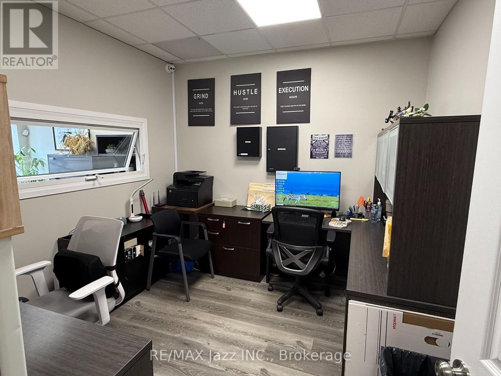 10 Centre Street N, Oshawa, Ontario  L1G 4B3 - Photo 7 - E13419662