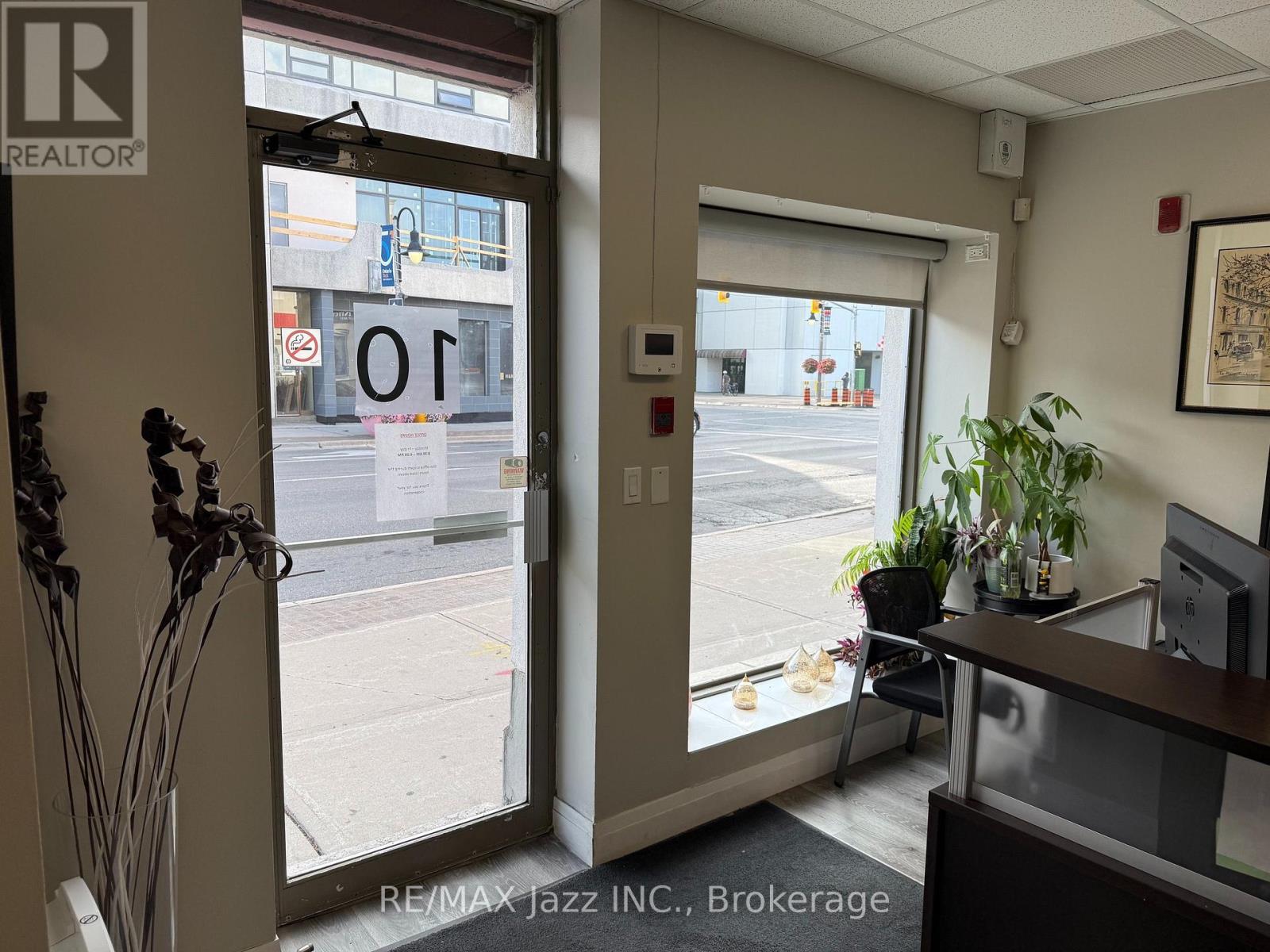 10 Centre Street N, Oshawa, Ontario  L1G 4B3 - Photo 3 - E13419662