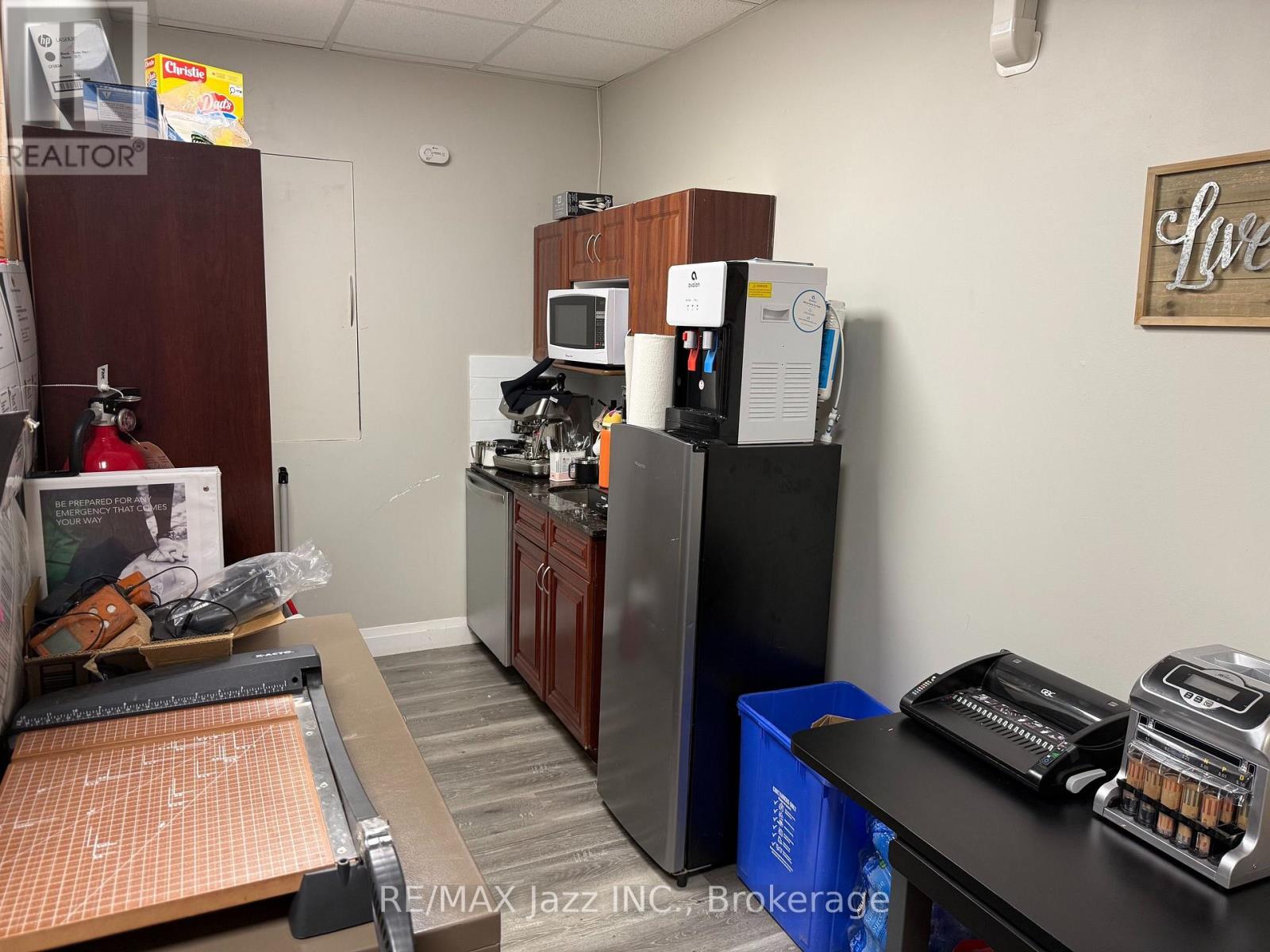 10 Centre Street N, Oshawa, Ontario  L1G 4B3 - Photo 6 - E13419662
