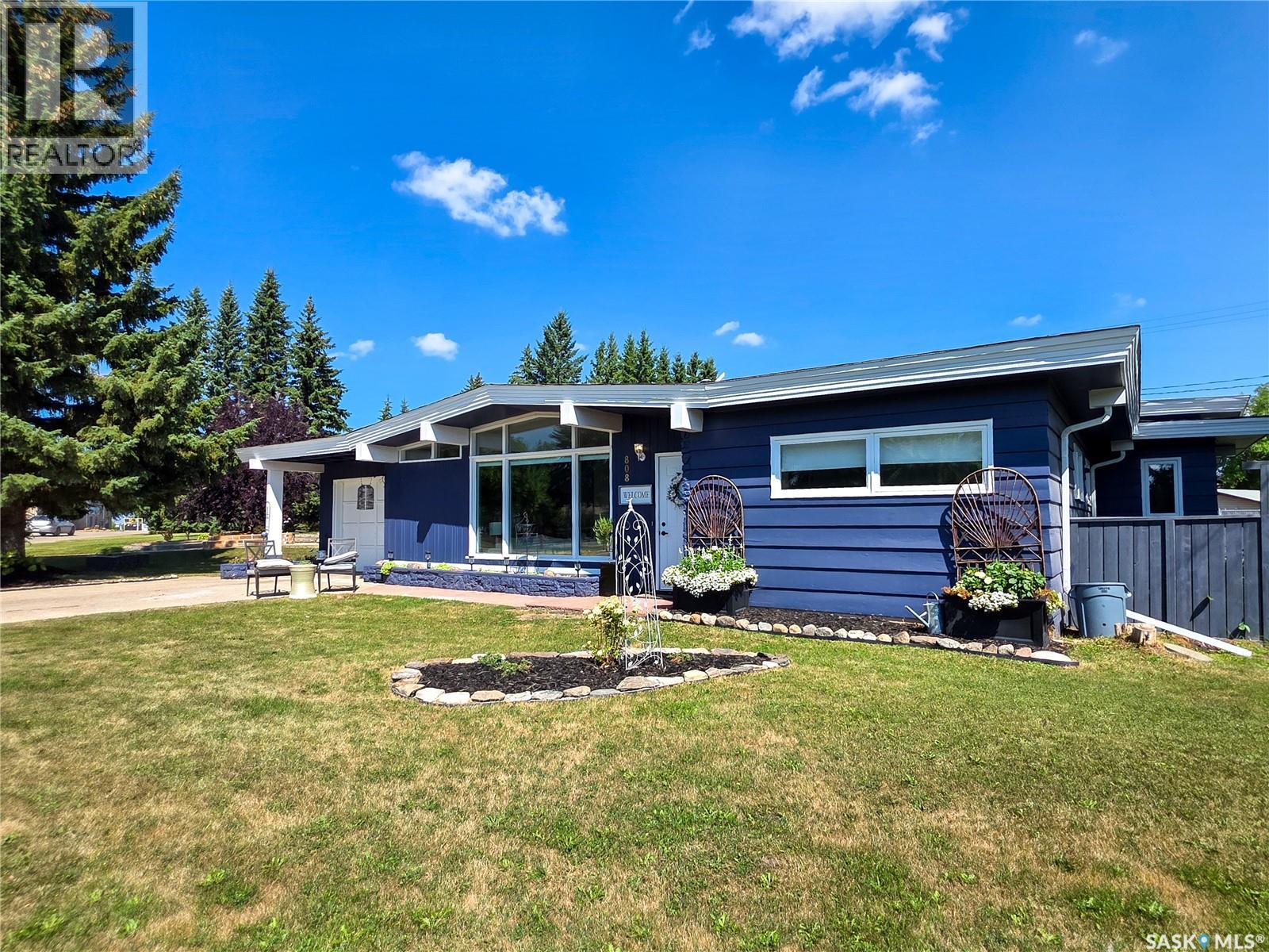 808 Prince Edward Street, Melville, Saskatchewan  S0A 2P0 - Photo 2 - SK046435