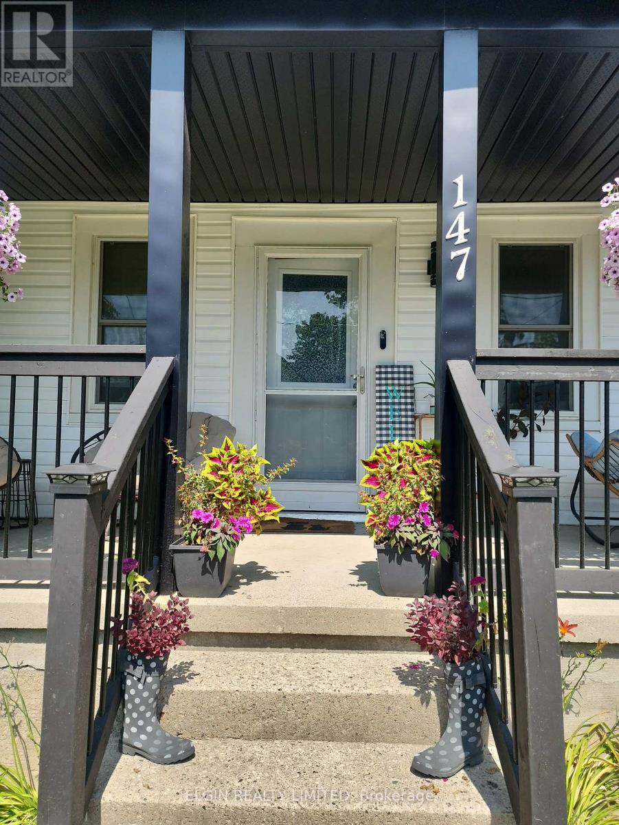 147 Victoria Street, Southwest Middlesex, Ontario  N0L 1M0 - Photo 3 - X13707838