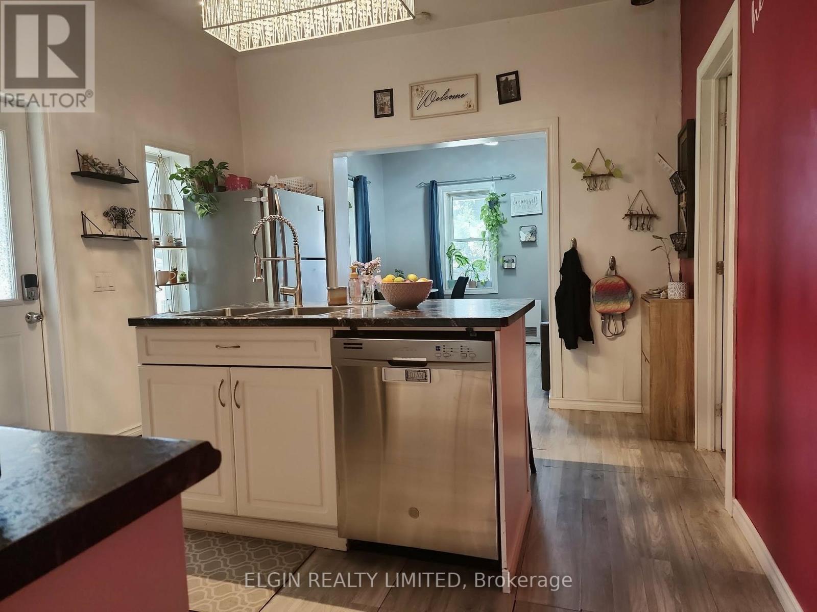147 Victoria Street, Southwest Middlesex, Ontario  N0L 1M0 - Photo 10 - X13707838