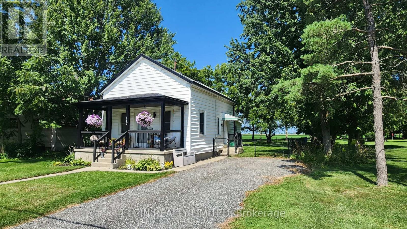 147 Victoria Street, Southwest Middlesex, Ontario  N0L 1M0 - Photo 5 - X13707838