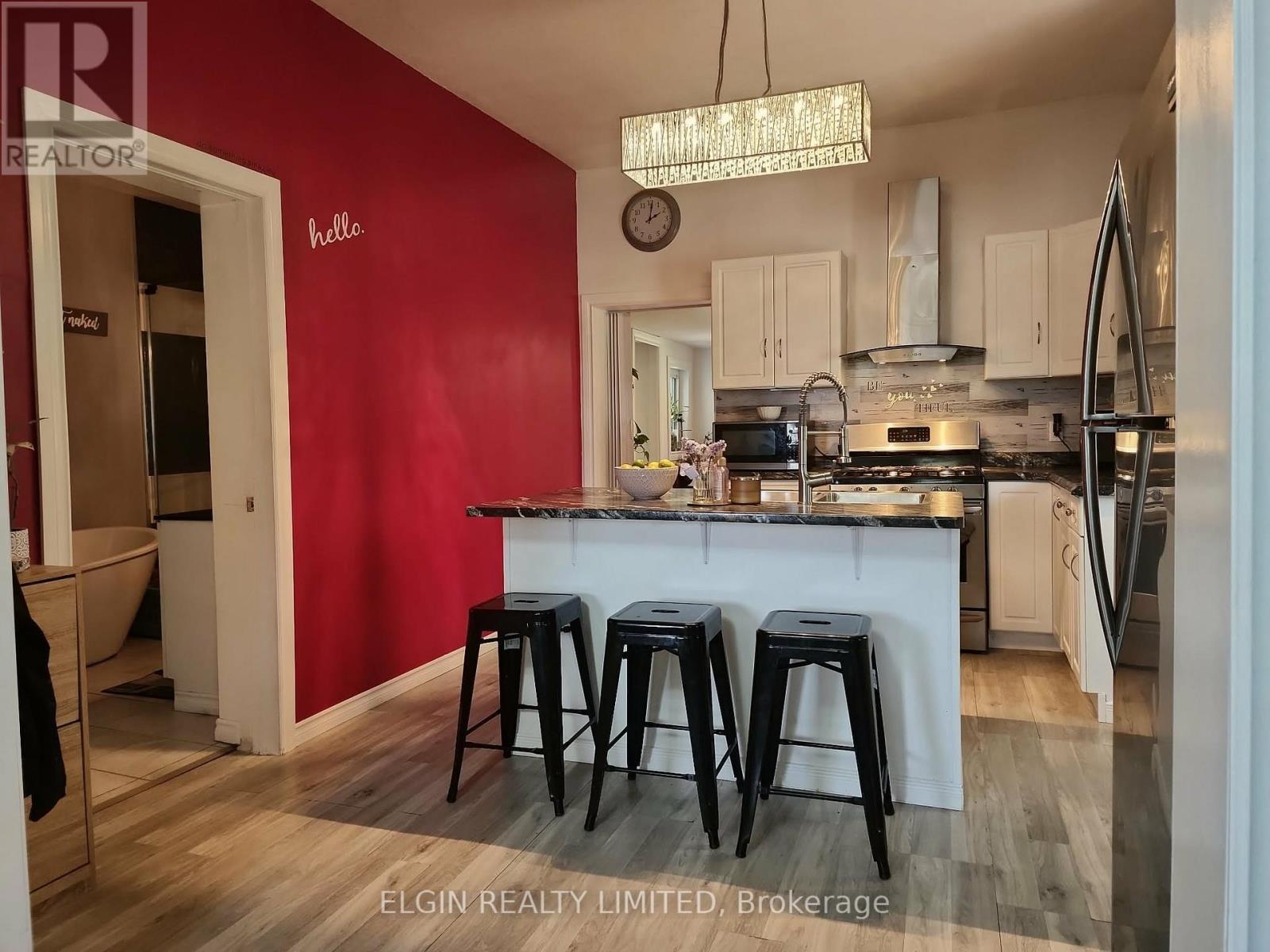 147 Victoria Street, Southwest Middlesex, Ontario  N0L 1M0 - Photo 8 - X13707838