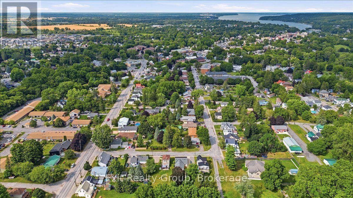 8 Albert Street, Prince Edward County, Ontario  K0K 2T0 - Photo 2 - X13708218