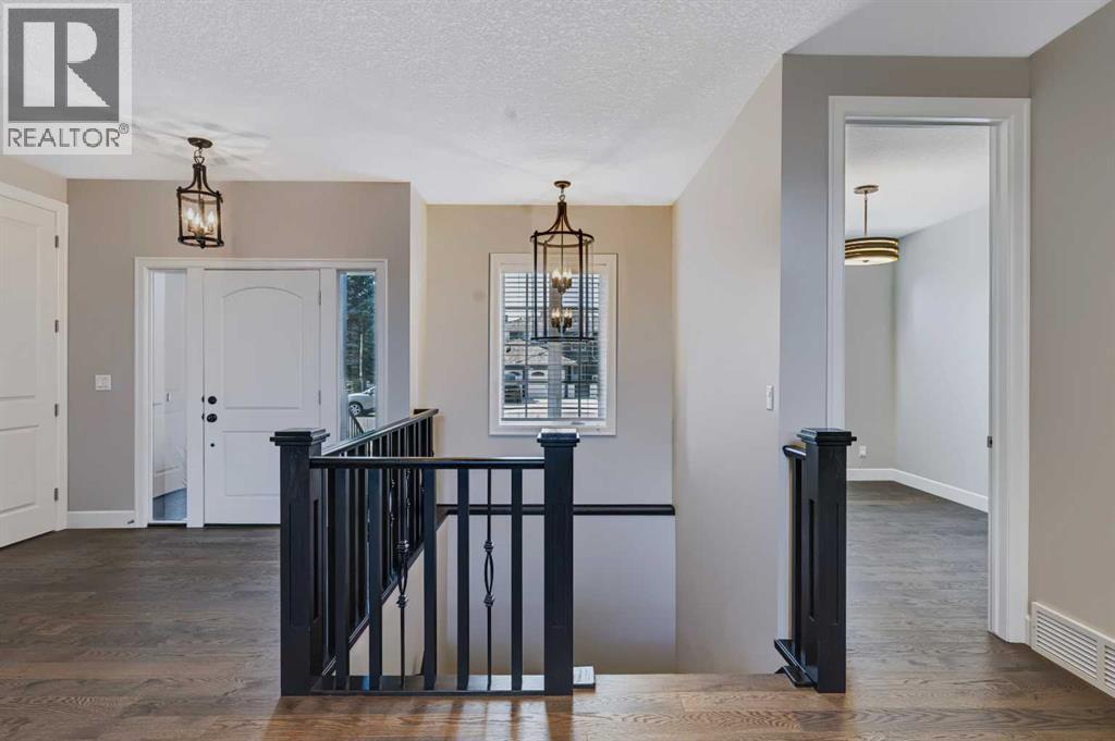 924 East Lakeview Road, Chestermere, Alberta  T1X 1B1 - Photo 3 - A2338857