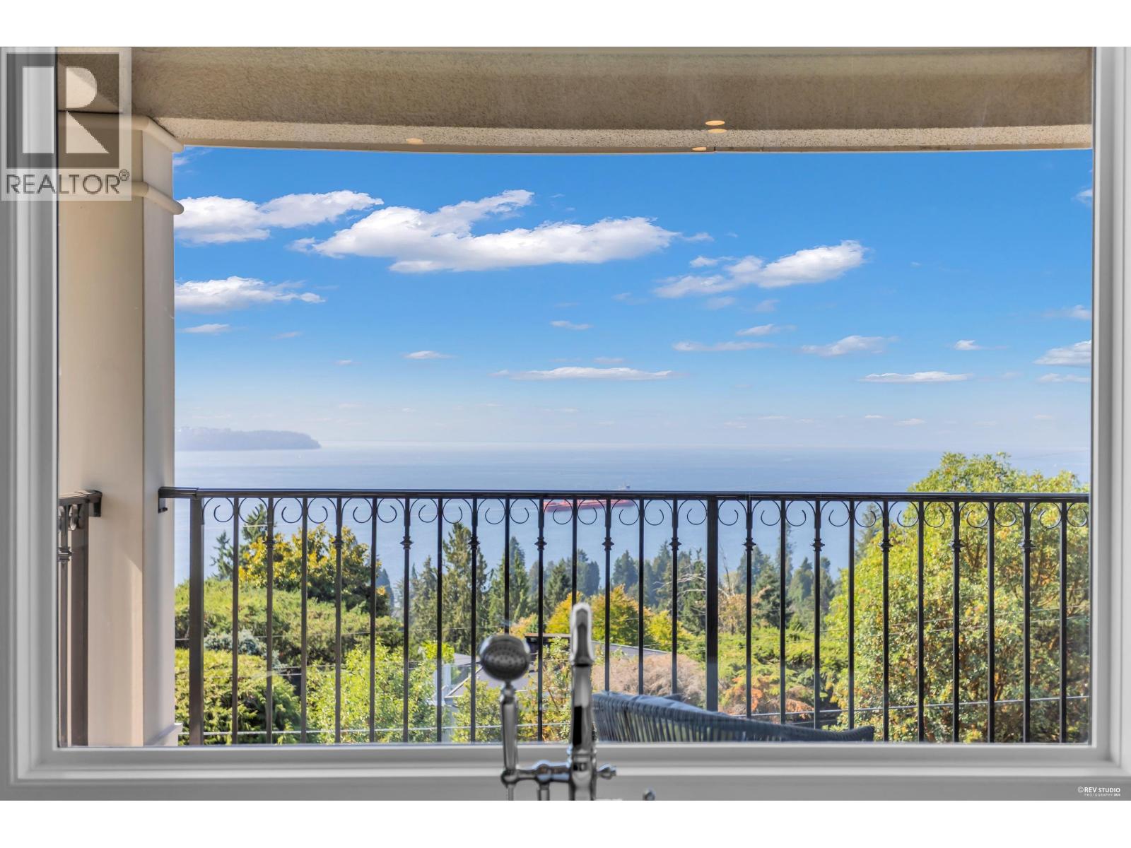 4135 Burkehill Place, West Vancouver, British Columbia  V7V 3M8 - Photo 24 - R3158210