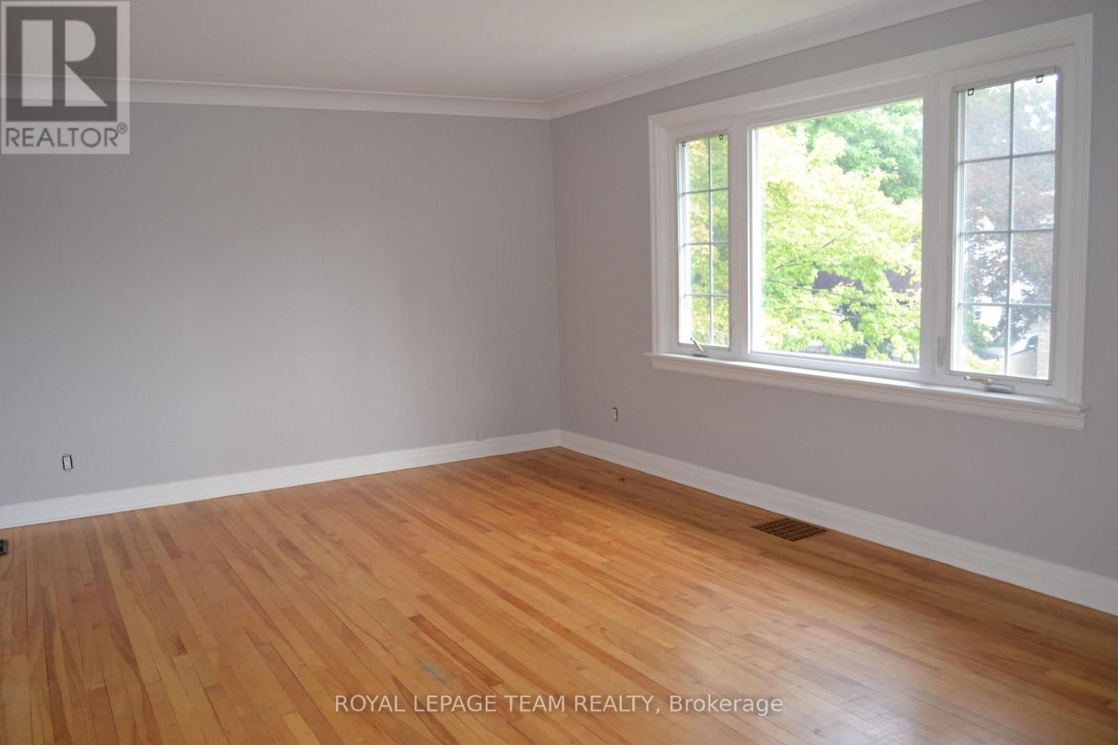2 - 516 Athlone Avenue, Ottawa, Ontario  K1Z 5M8 - Photo 2 - X13708200