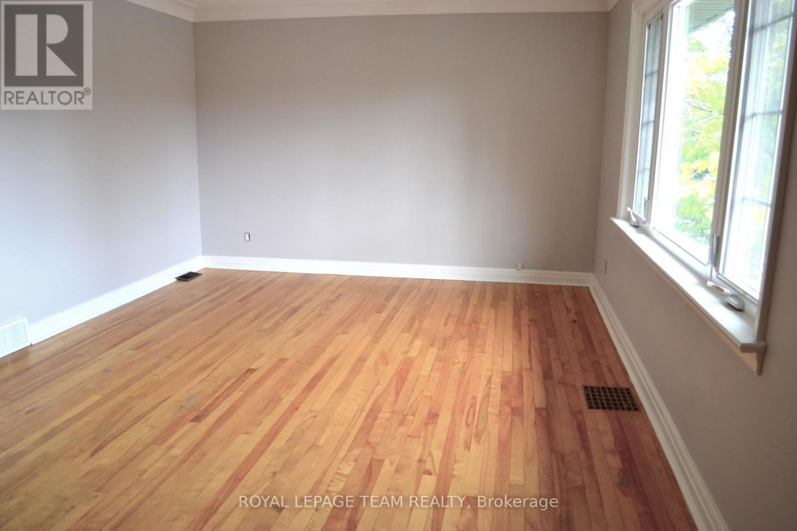 2 - 516 Athlone Avenue, Ottawa, Ontario  K1Z 5M8 - Photo 3 - X13708200