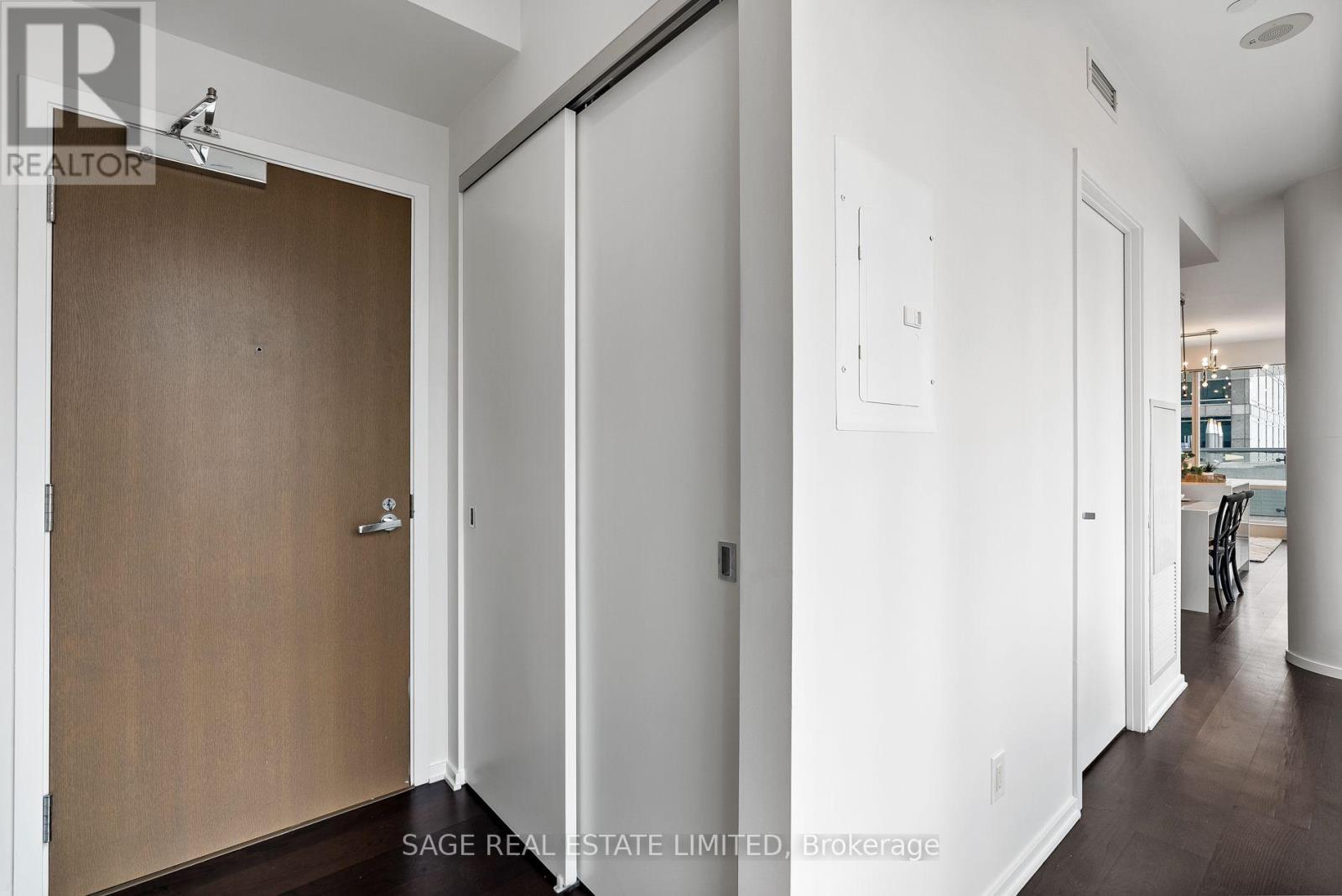 510 - 1 Bloor Street E, Toronto, Ontario  M4W 1A9 - Photo 2 - C13708206