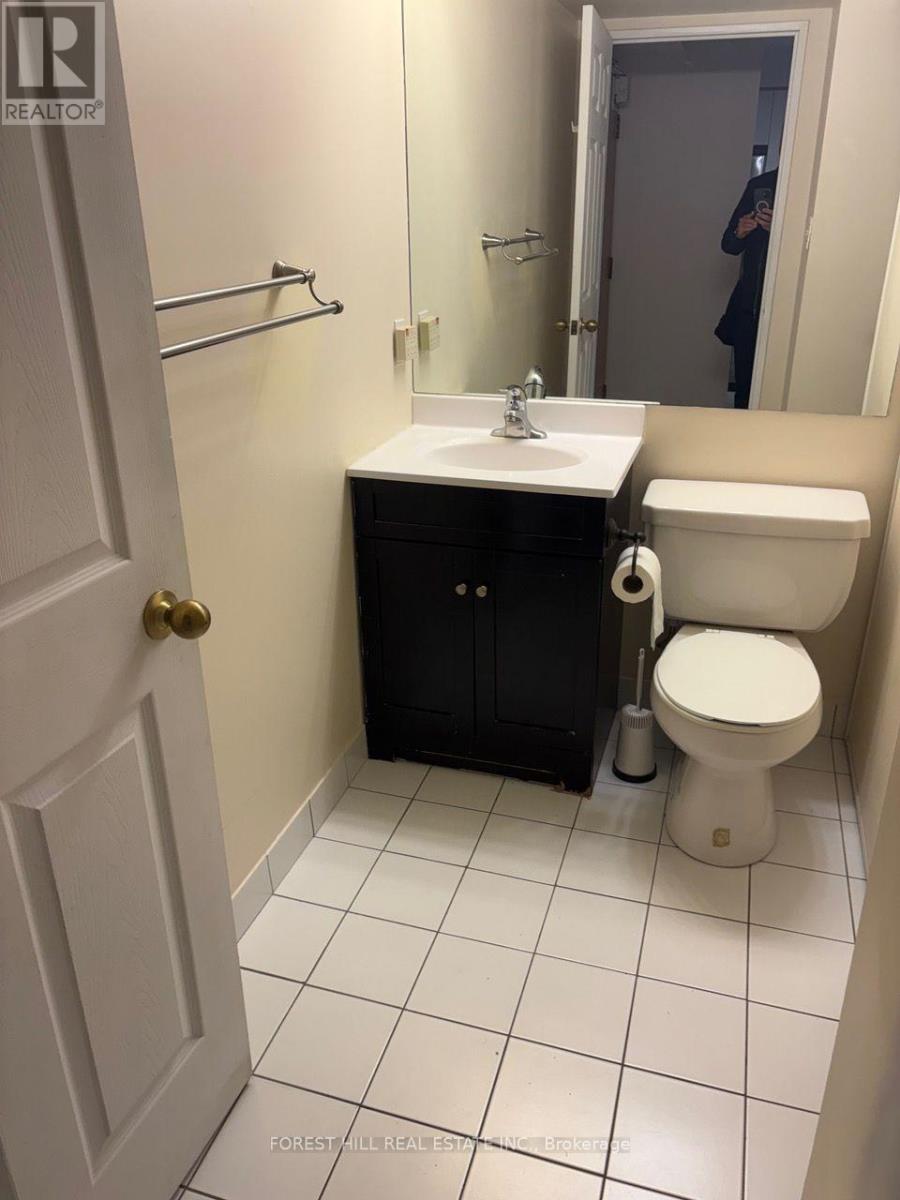 1303 - 24 Wellesley Street W, Toronto, Ontario  M4Y 2X6 - Photo 12 - C13708210