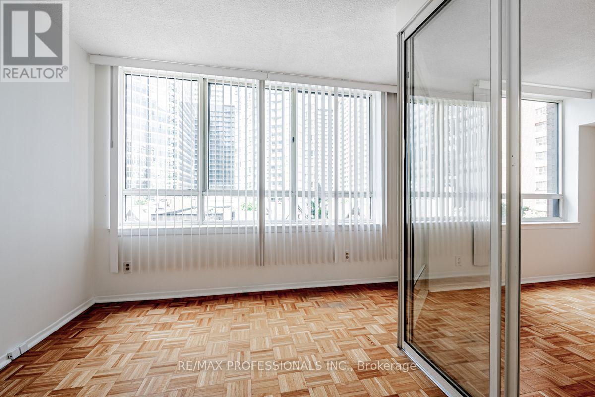 502 - 633 Bay Street, Toronto, Ontario  M5G 2G4 - Photo 13 - C13708246