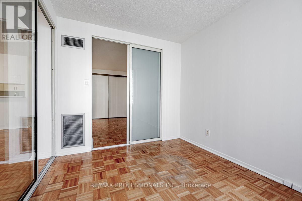 502 - 633 Bay Street, Toronto, Ontario  M5G 2G4 - Photo 16 - C13708246