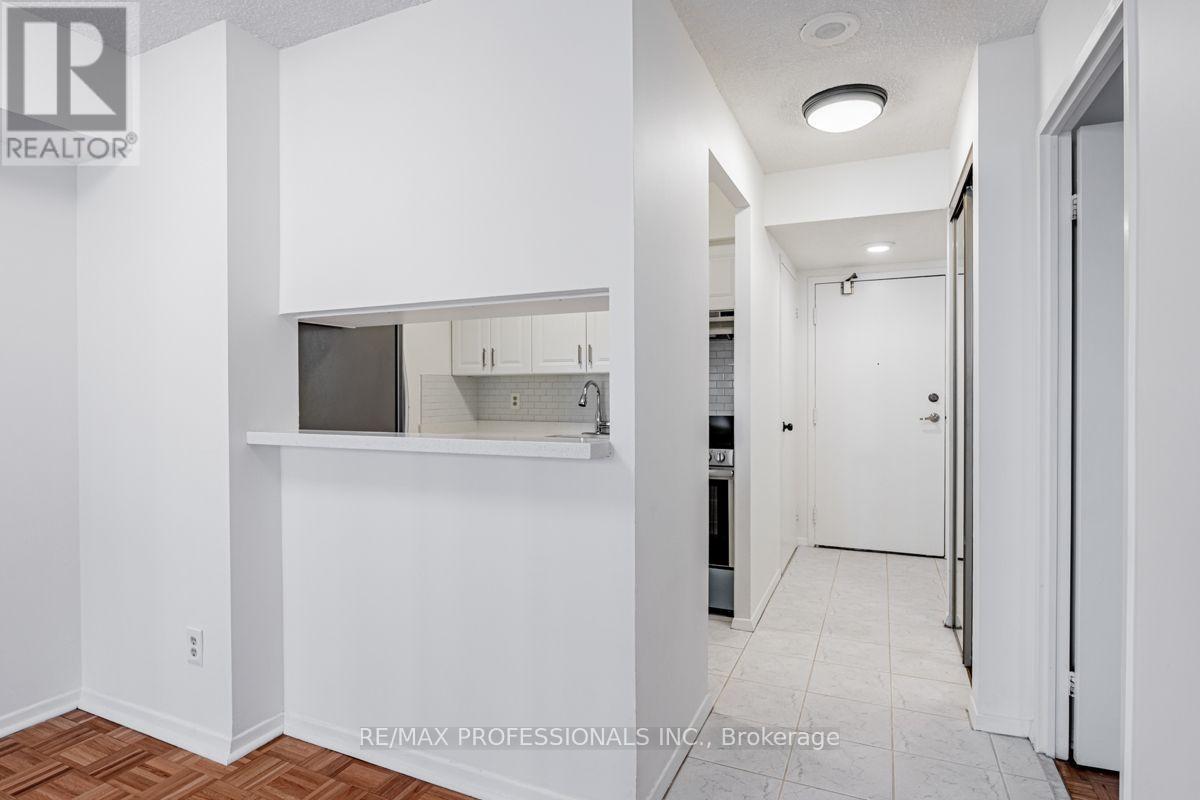 502 - 633 Bay Street, Toronto, Ontario  M5G 2G4 - Photo 4 - C13708246